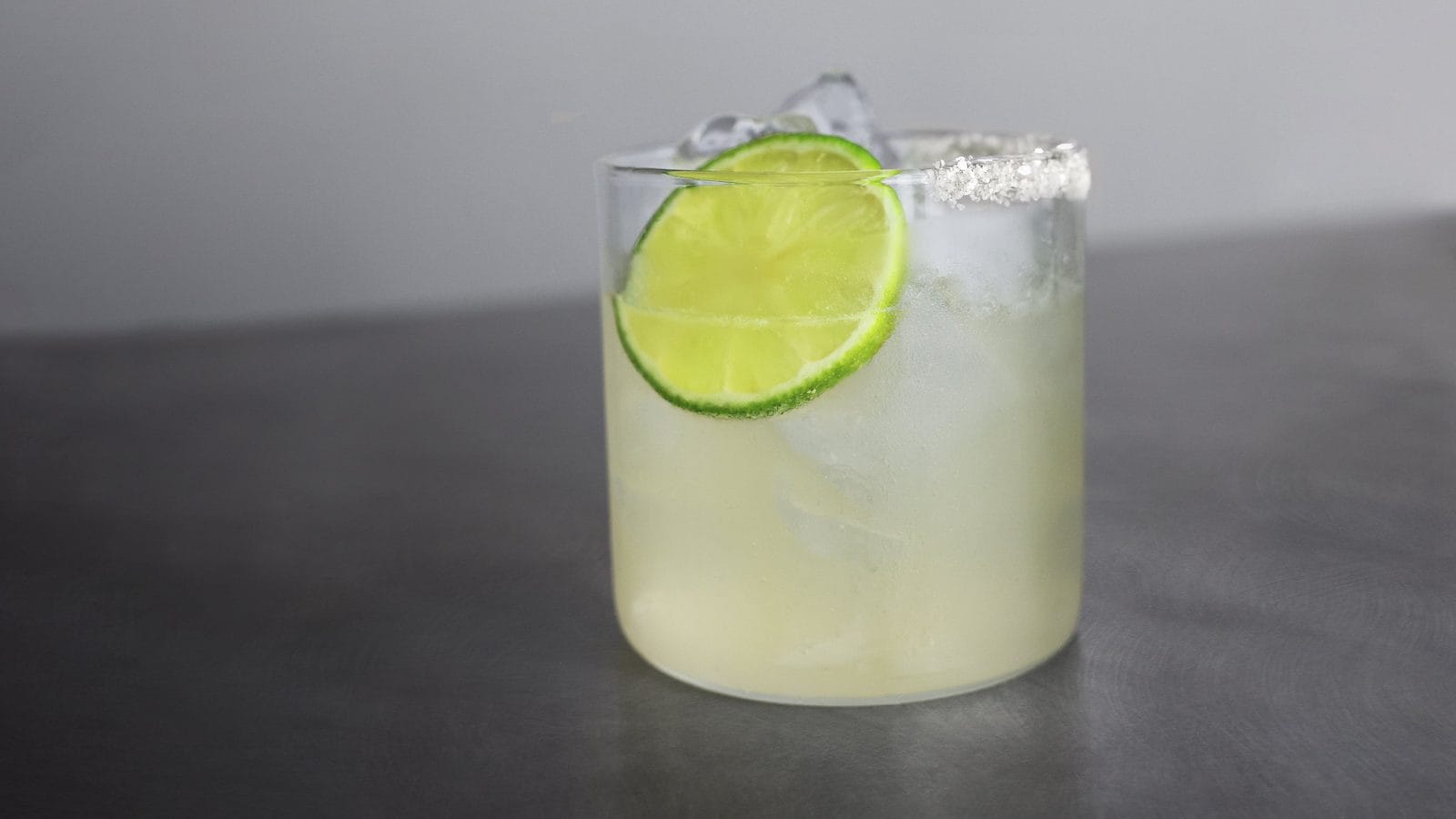 Cilantro Margarita en vaso rocks